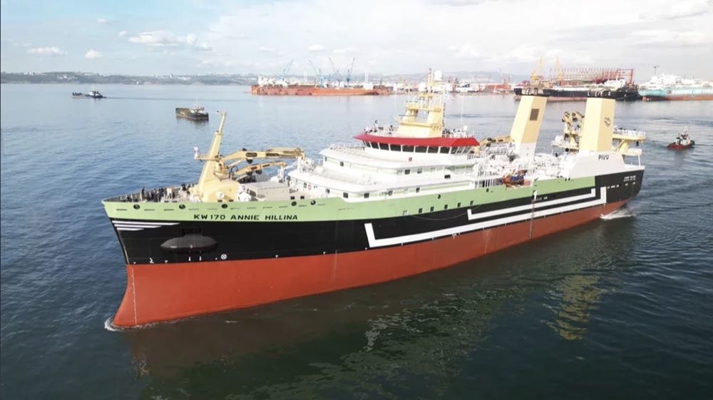 Niederlande: Neuer 111 Meter-Trawler "Annie Hillina" auf dem Weg zu P&P