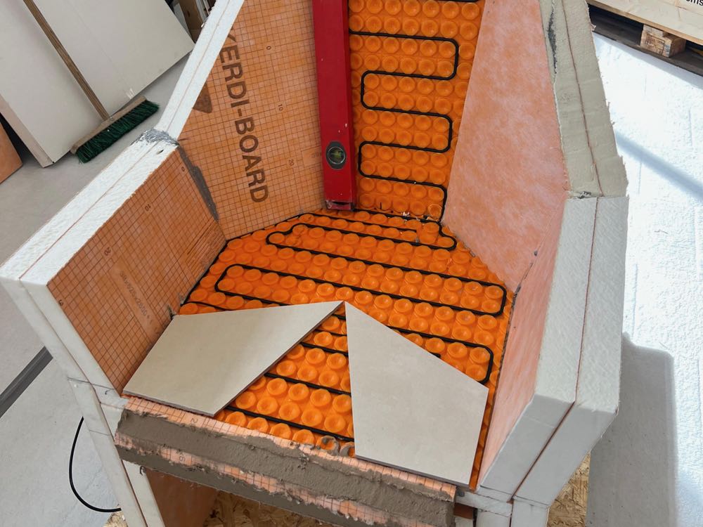  Fliesenleger Niko Schleicher fährt zur Berufe-WM 2026