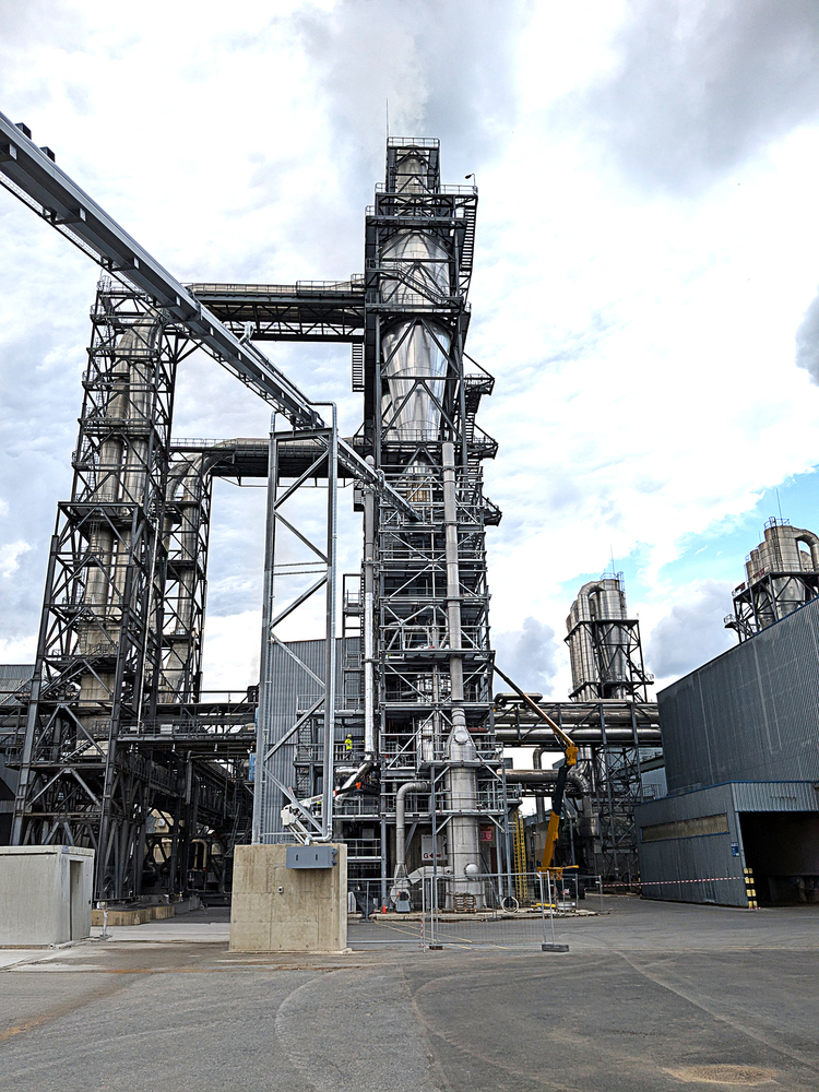 Dieffenbacher startet erste Fiber2Fiber-Anlage für Faserplatten-Recycling