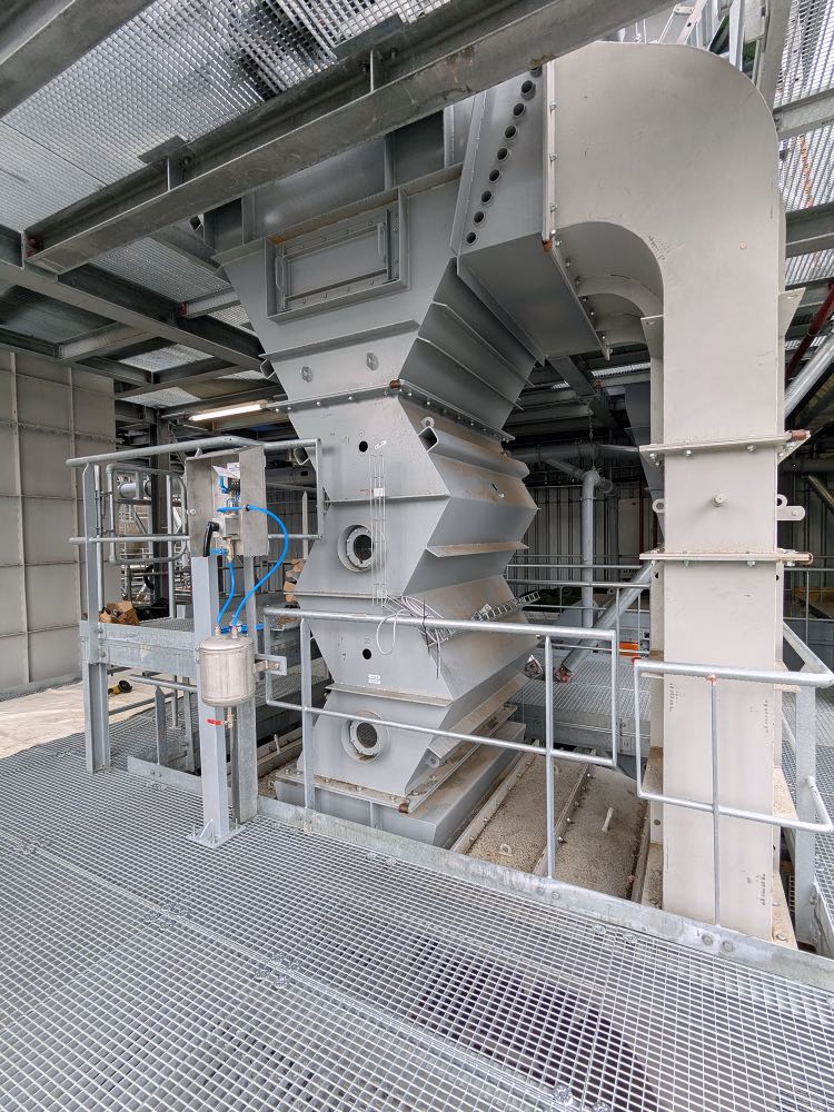 Unilin/Dieffenbacher: Faserplatten-Recycling erreicht Industriemaßstab