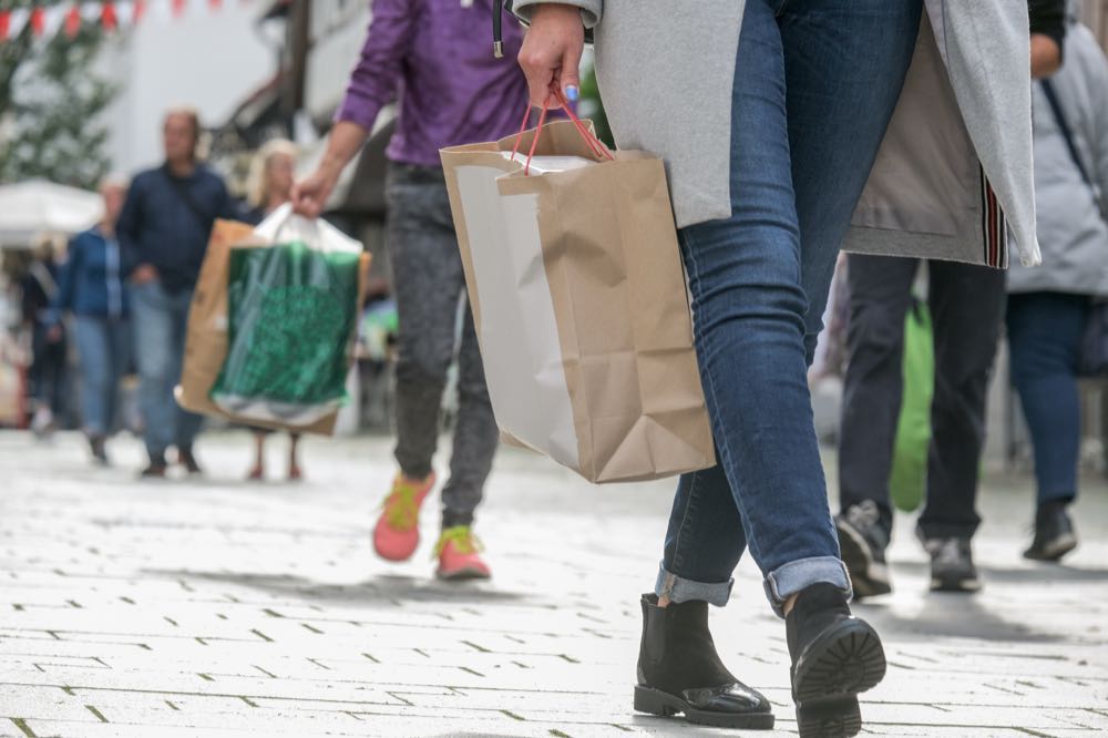 HDE-Konsumbarometer: Stimmung leicht verbessert