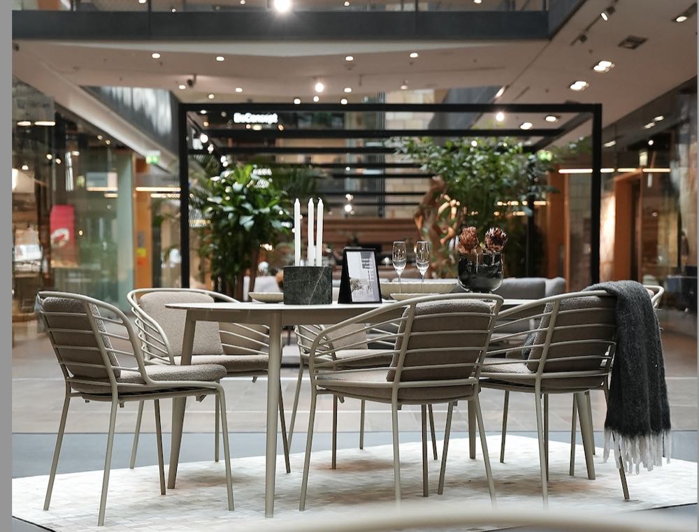 „Outdoor Living“ – Sommer-Ausstellung im Hauptstadt-Designcenter Living Berlin. Outdoor-Neuheiten zur Fashion Week