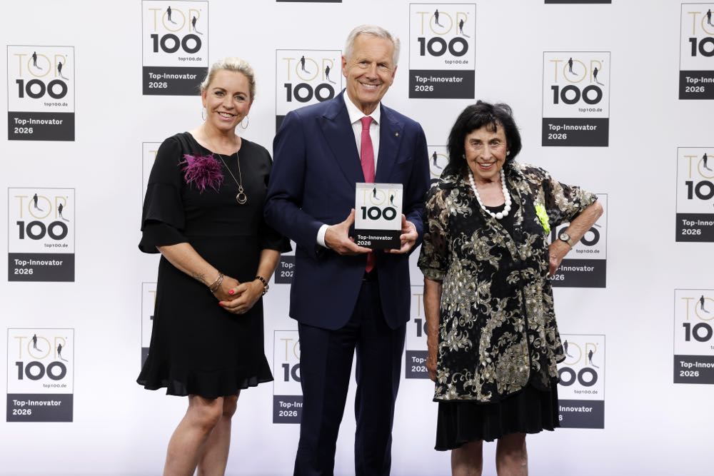 Christian Wulff übergibt R&S vierte TOP 100-Auszeichnung