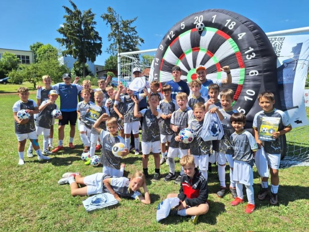 Treysse stattet Fußballcamps mit Trikots aus