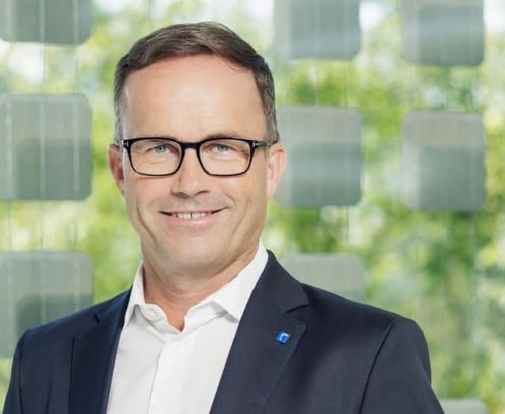  Deutsche Messe verlängert Vertrag mit Köckler