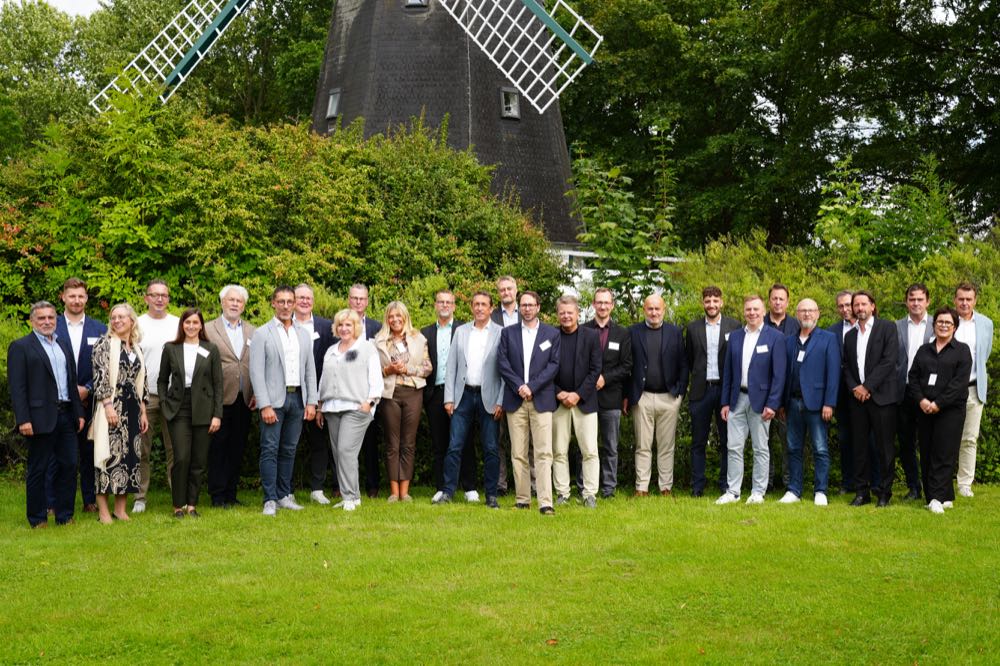 Kurze Unterbrechung für das Gruppenfoto. Anschließend ging die Jurysitzung weiter. Heimtex Star 2027: Jury kürt die Preisträger