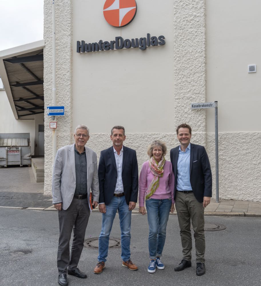 Friedrich W. Petrat, Marcus Hödt, Daniela Pohl-Dugnus und Mirko Müller-Stüler gaben einen Einblick in den Standort Bremerhaven. Hunter Douglas stärkt Produktionsstandort Bremerhaven