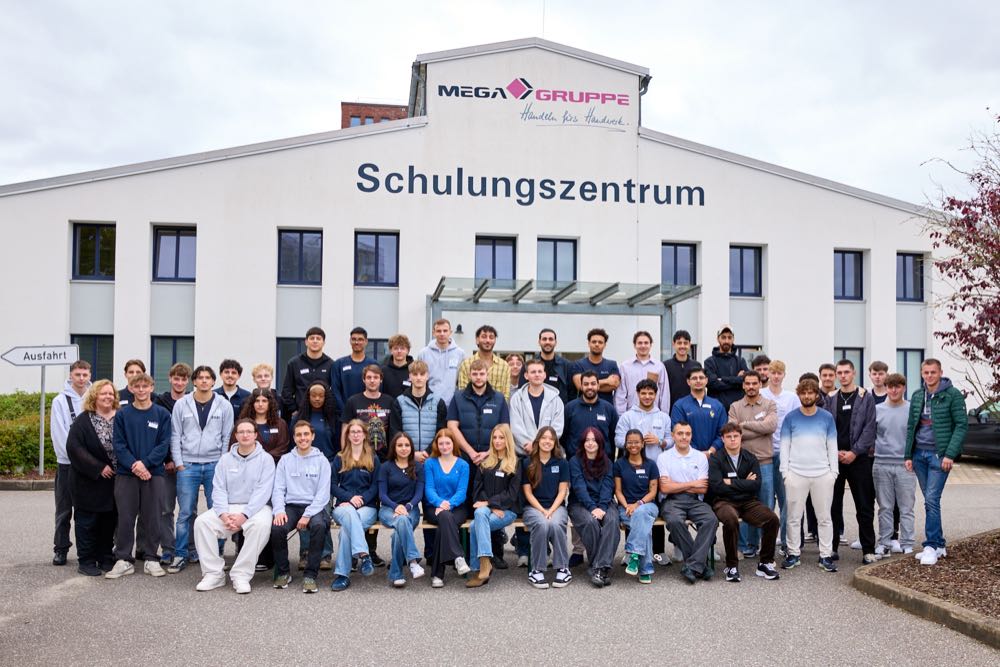  Mega: 56 Azubis starten ins Berufsleben