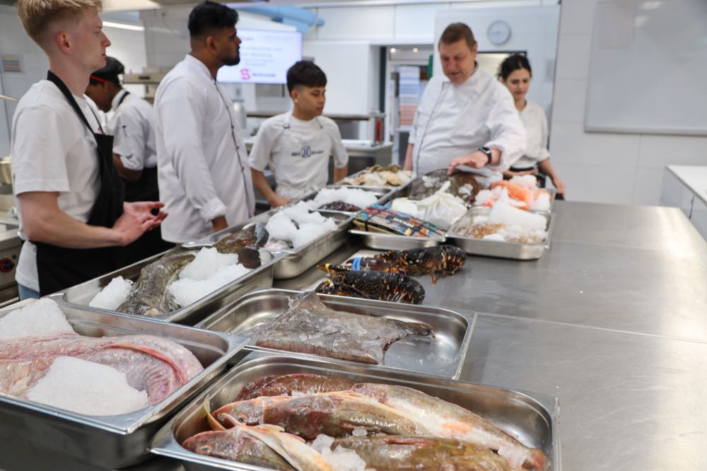 Emden: Exklusives Fischseminar für Kochauszubildende