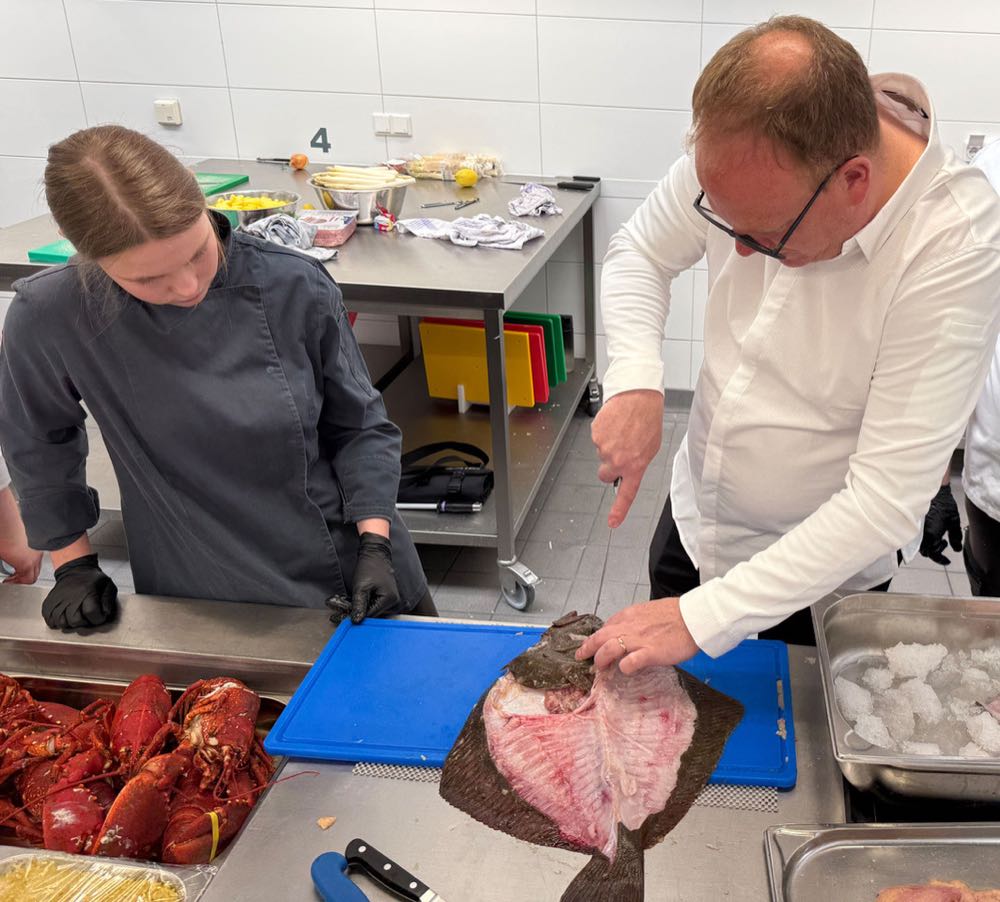 Emden: Exklusives Fischseminar für Kochauszubildende