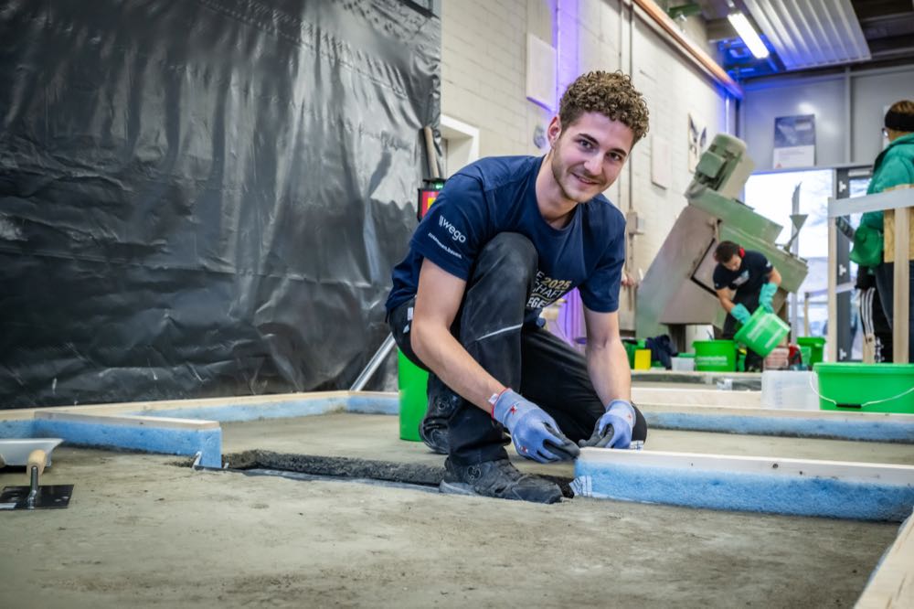 Er ist der beste Estrichleger Deutschlands 2025: Tizian Leitschuh aus Hessen. Bauhauptgewerbe: Ausbildungszahlen legen um knapp 5 Prozent zu