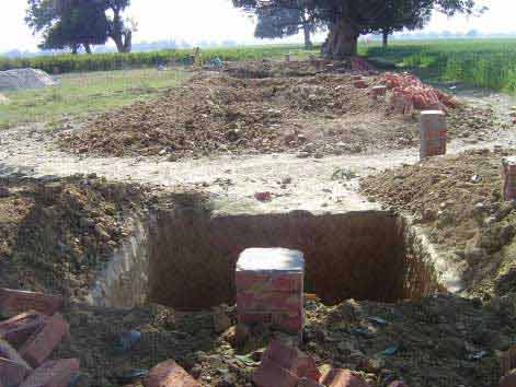 Das Fundament wird gemauert